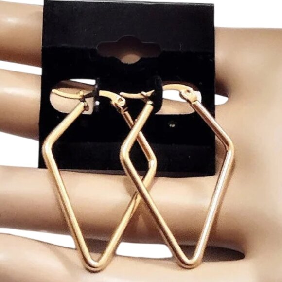 1 1/2 Inch 37mm Shield Shape Hoop Pierced Post Earrings Gold Tone - Picture 4 of 5